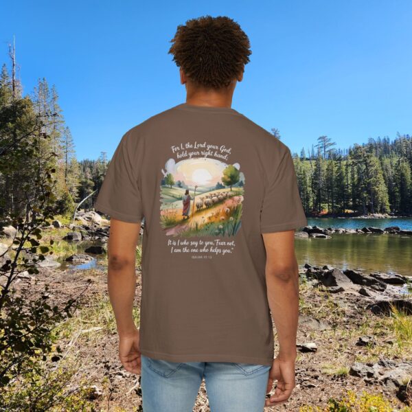 Fear Not I Am The One That Helps You Christian T-Shirt - Isaiah 41:13 15 Model of Fear Not I Am The One That Helps You Christian T-Shirt - Isaiah 41:13 14