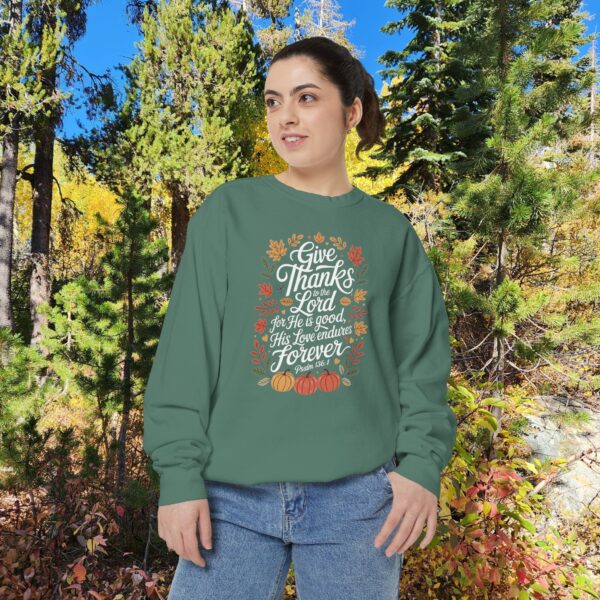 Model of Give Thanks to the Lord Christian Sweatshirt 32