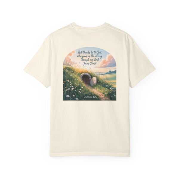 Model of Thanks Be to God Christian T-Shirt - 1 Corinthians 15:57 16