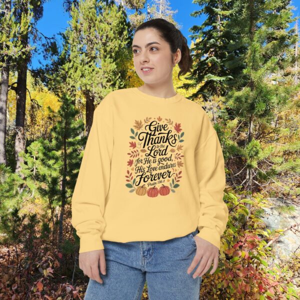 Model of Give Thanks to the Lord Christian Sweatshirt 20