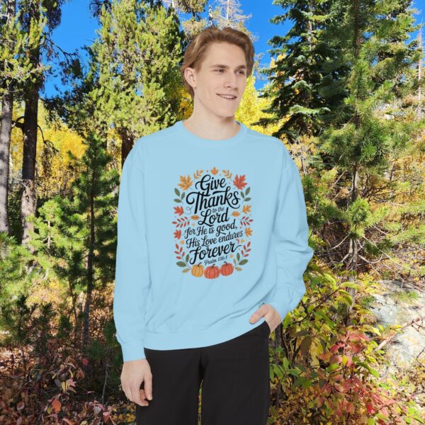 Model of Give Thanks to the Lord Christian Sweatshirt 40