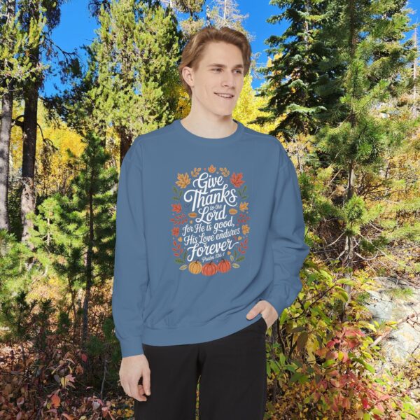 Model of Give Thanks to the Lord Christian Sweatshirt 46
