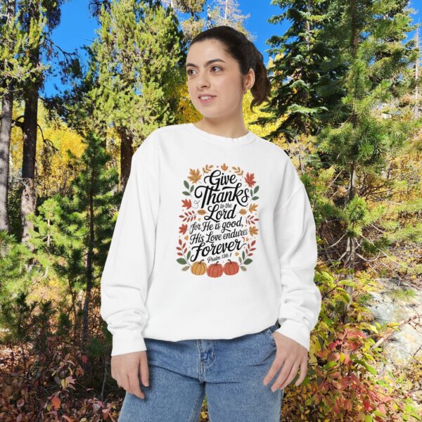 Model of Give Thanks to the Lord Christian Sweatshirt 8